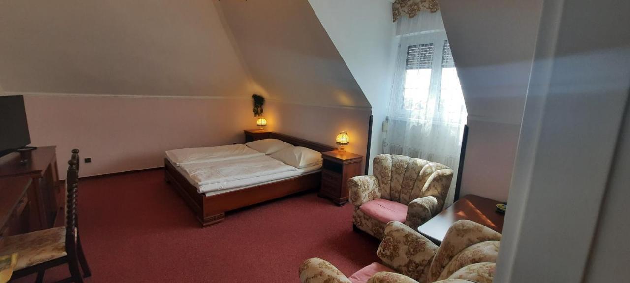 Hotel Excellent Прага Екстериор снимка